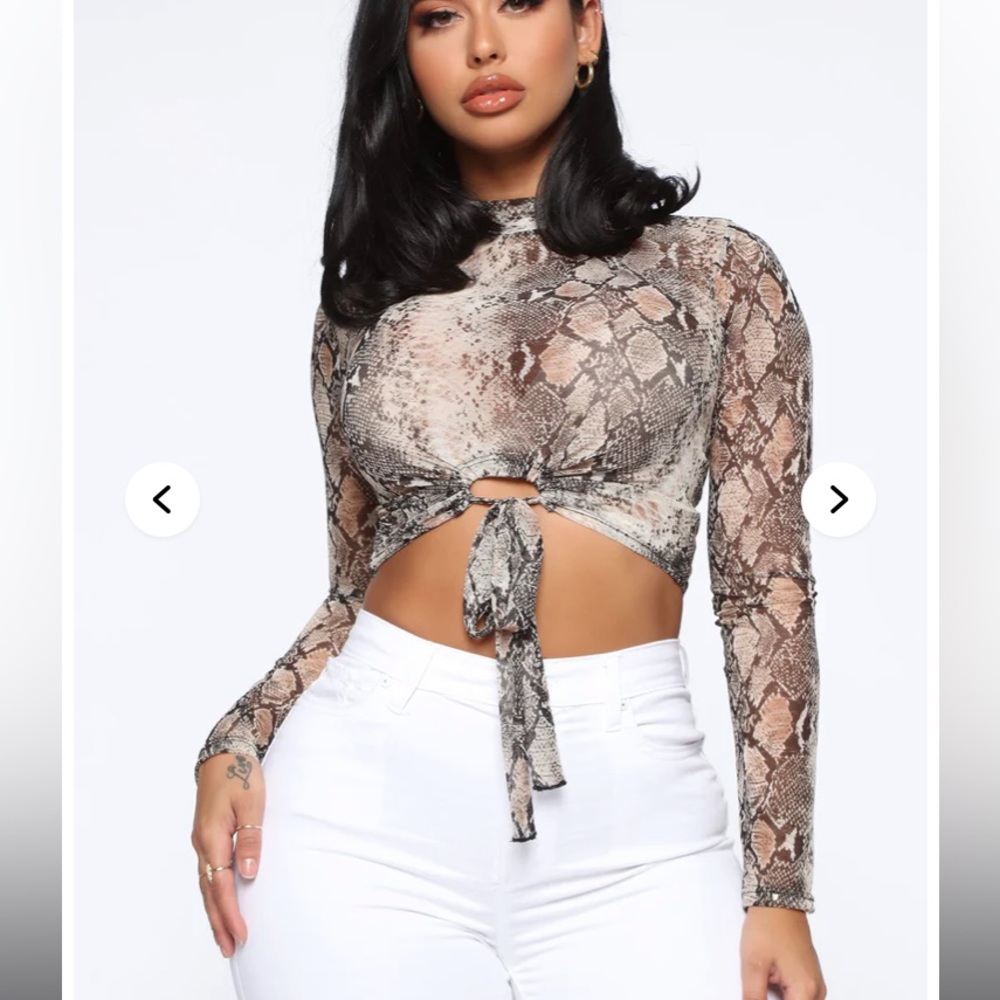 NWT fashion Nova top🖤